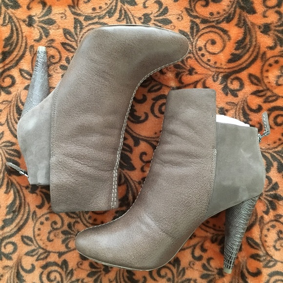 Vintage Leather/Suede Max Azria bootie Taupe - Picture 2 of 8